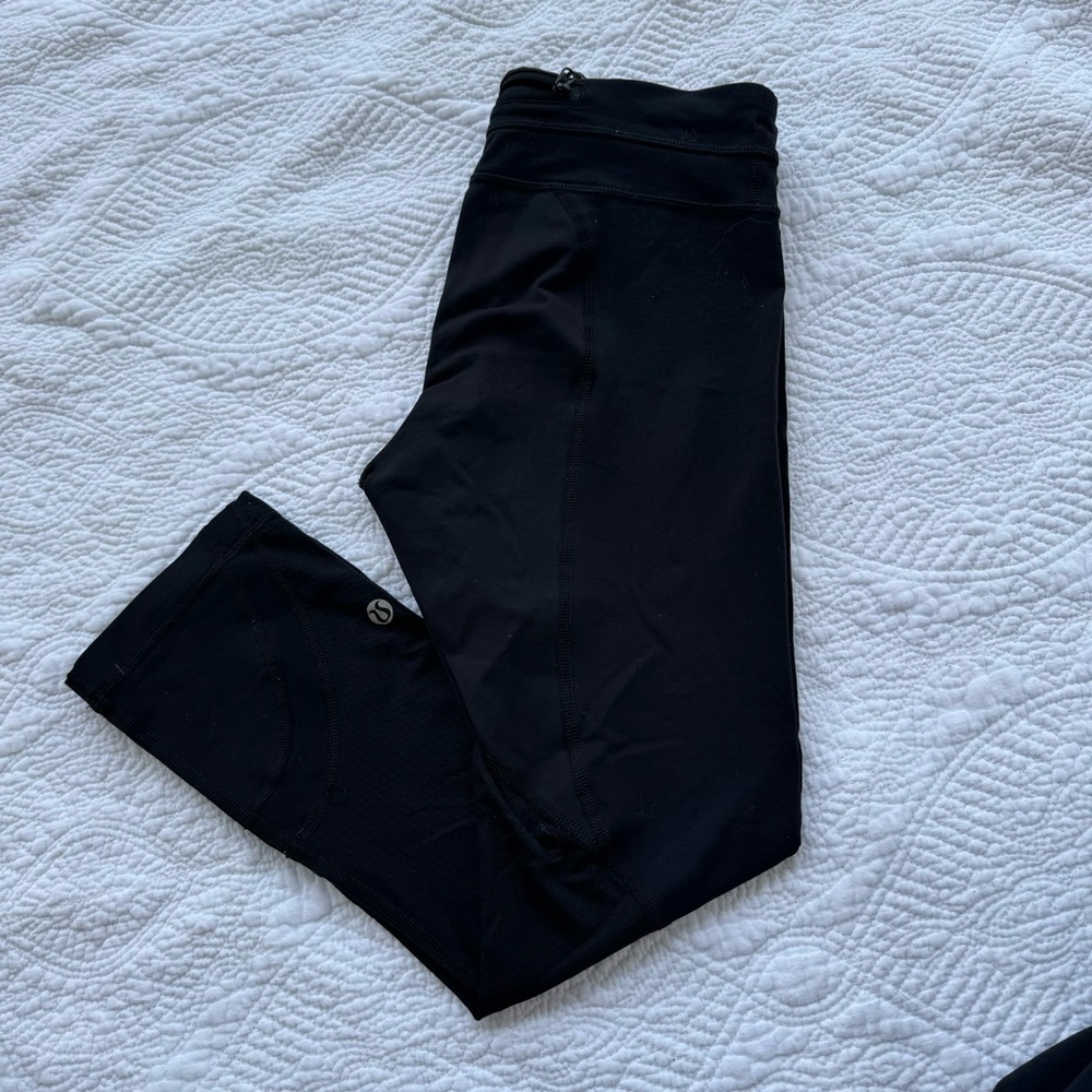 SOLD Lululemon Black Cropped Leggings Size 4